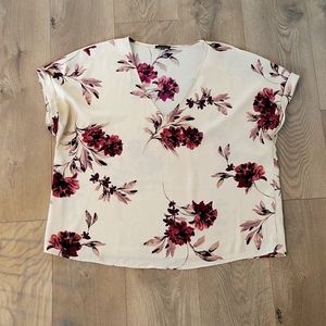 Dynamite flowy blouse
